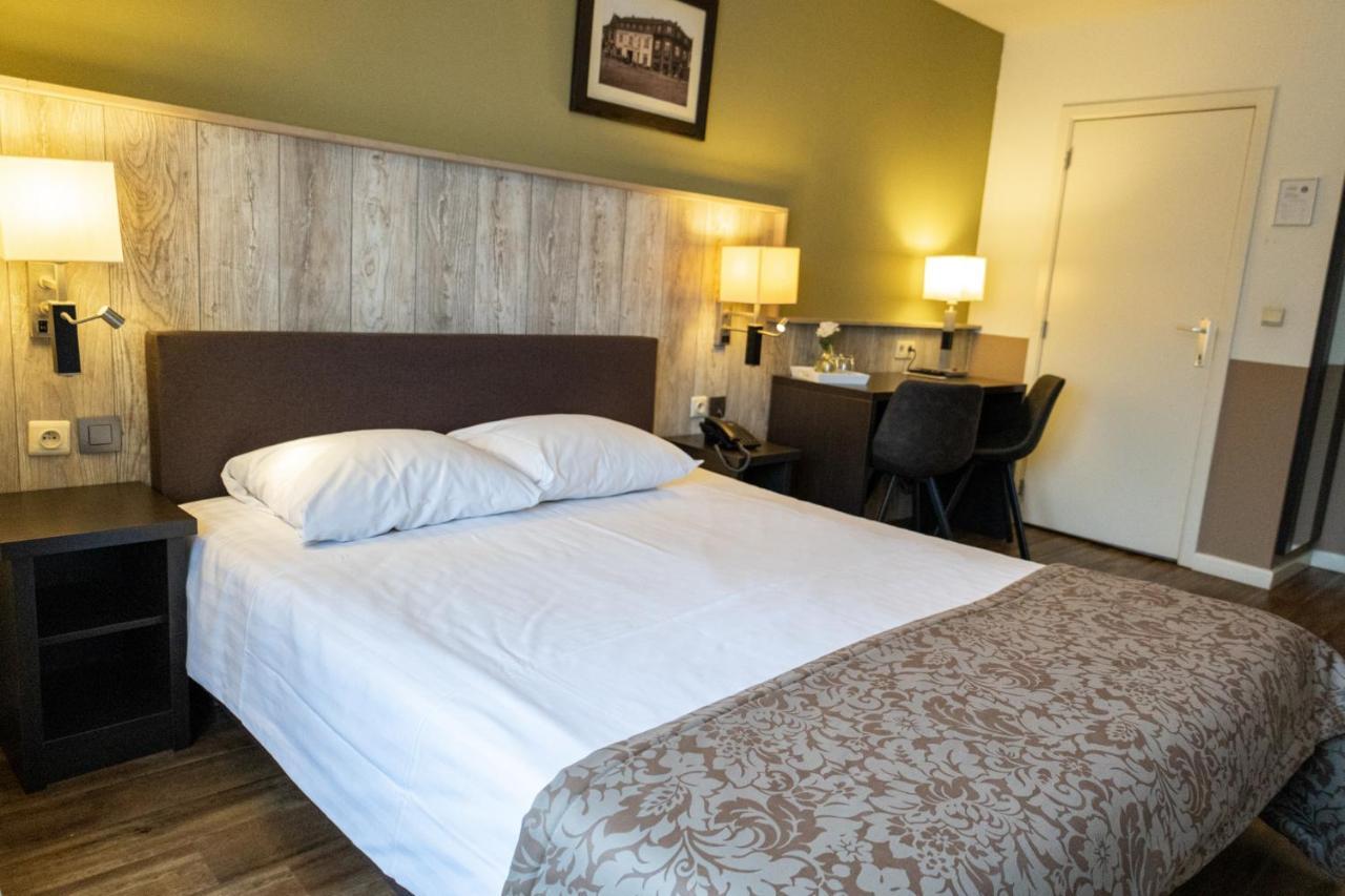 Hotel De Maaskant Maaseik Bagian luar foto