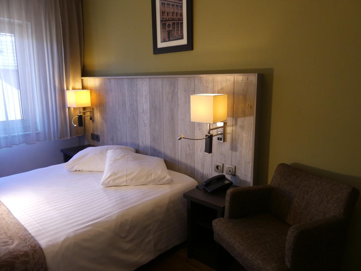 Hotel De Maaskant Maaseik Bagian luar foto